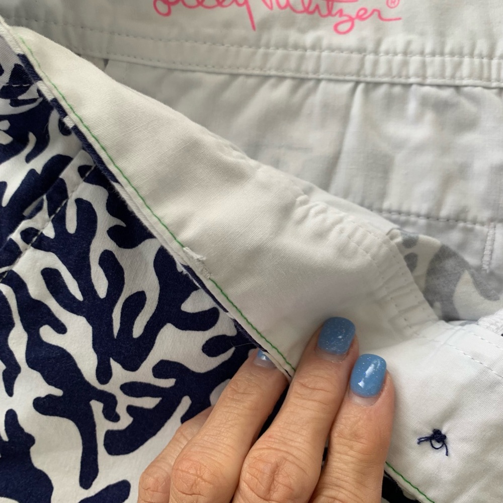 Lilly Pulitzer Navy and White Women Shorts - Picture 5 of 9